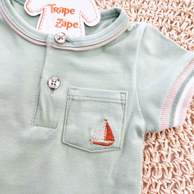 Conj. Body Barquinho Bordado com Bolsinho e Bermuda - Verde e Off White